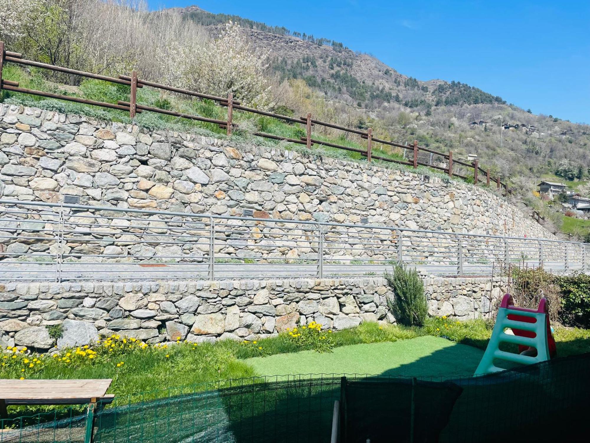 A Sarre Con Giardino E Vista Panoramica Appartamento