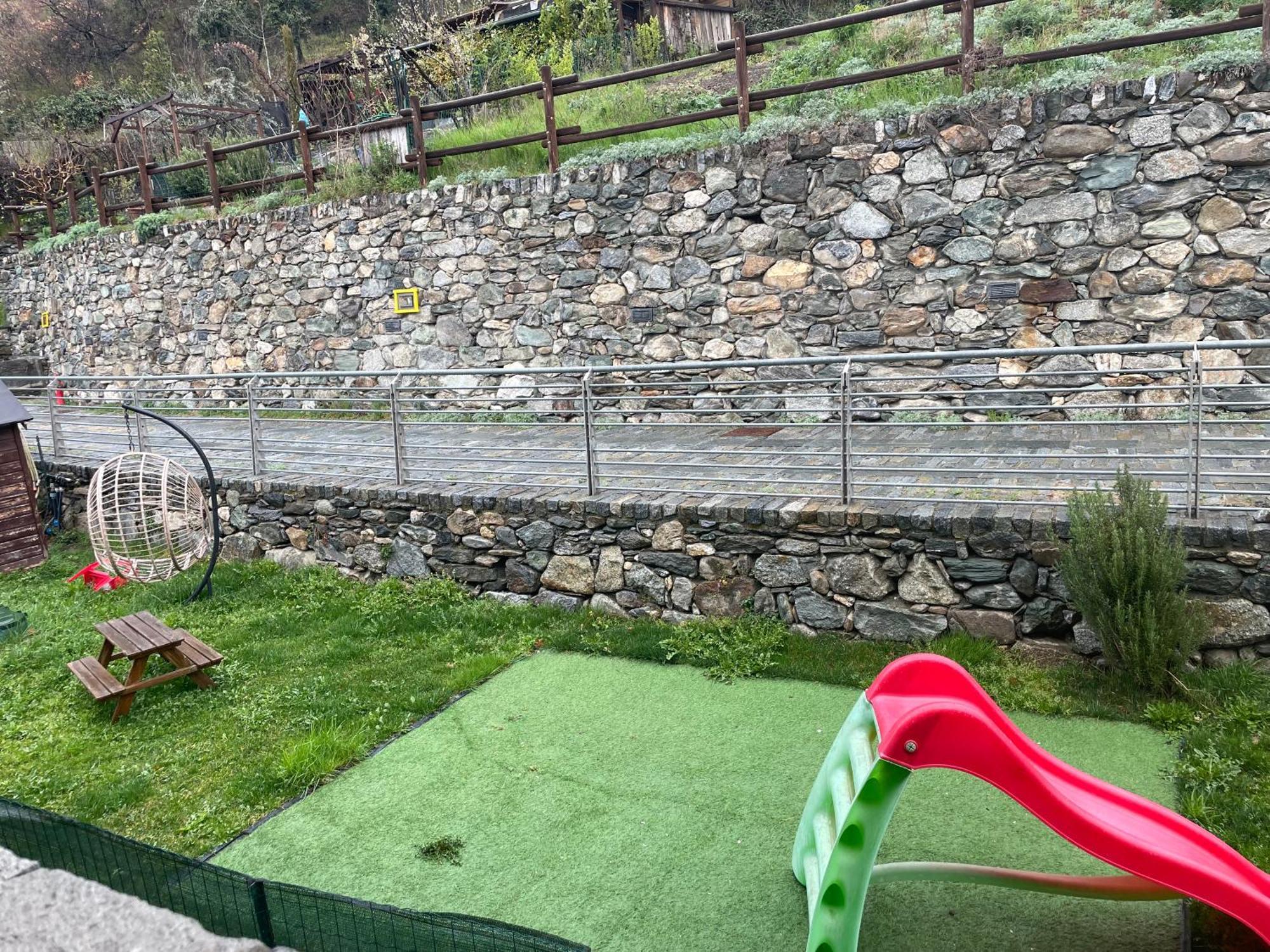 A Sarre Con Giardino E Vista Panoramica Appartamento